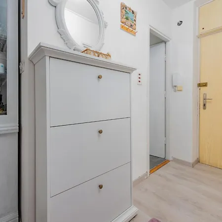 Apartment Nice In With Kitchen Zadar